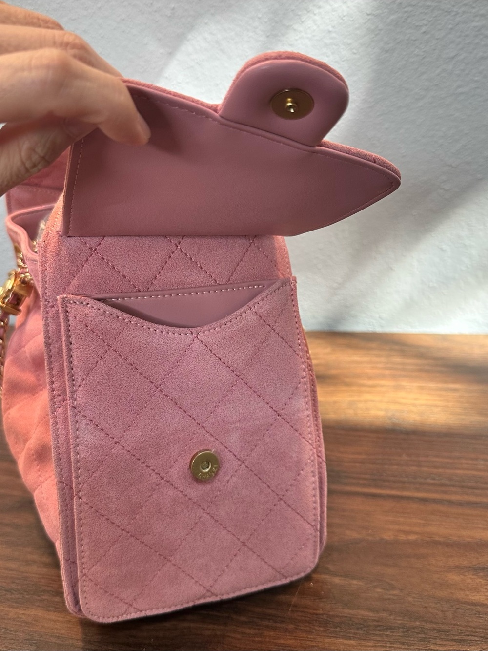 RARE CC 25 Baby Pink Small Suede Quilted Drawstring Chain Shoulder Bag - Picture 8 of 16